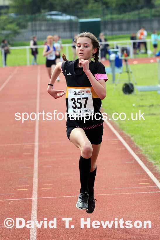 Girls Under-15s 1500 metres, 2023 North Eastern Track and Field Champs., Middlesbrough Sports Village, Middlesbrough. Photo: David T. Hewitson/Sports for All Pics